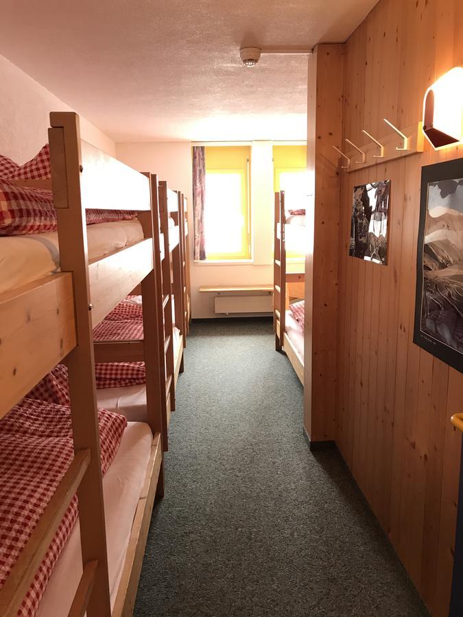 Hostel Berggasthaus First - Only Accessible By Cable Car Grindelwald Exteriér fotografie